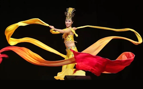 Chinese Traditional Dance - Ribbon Dance