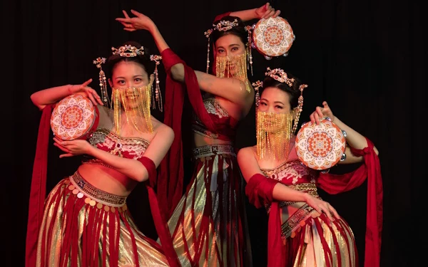 Chinese Traditional Dance - Tambourine Dance