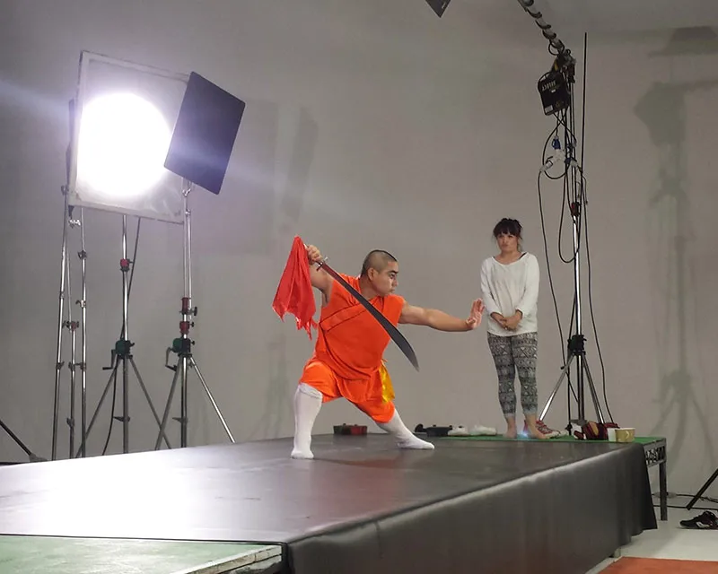 Image of Shifu Shi Heng Sheng on photo shoot